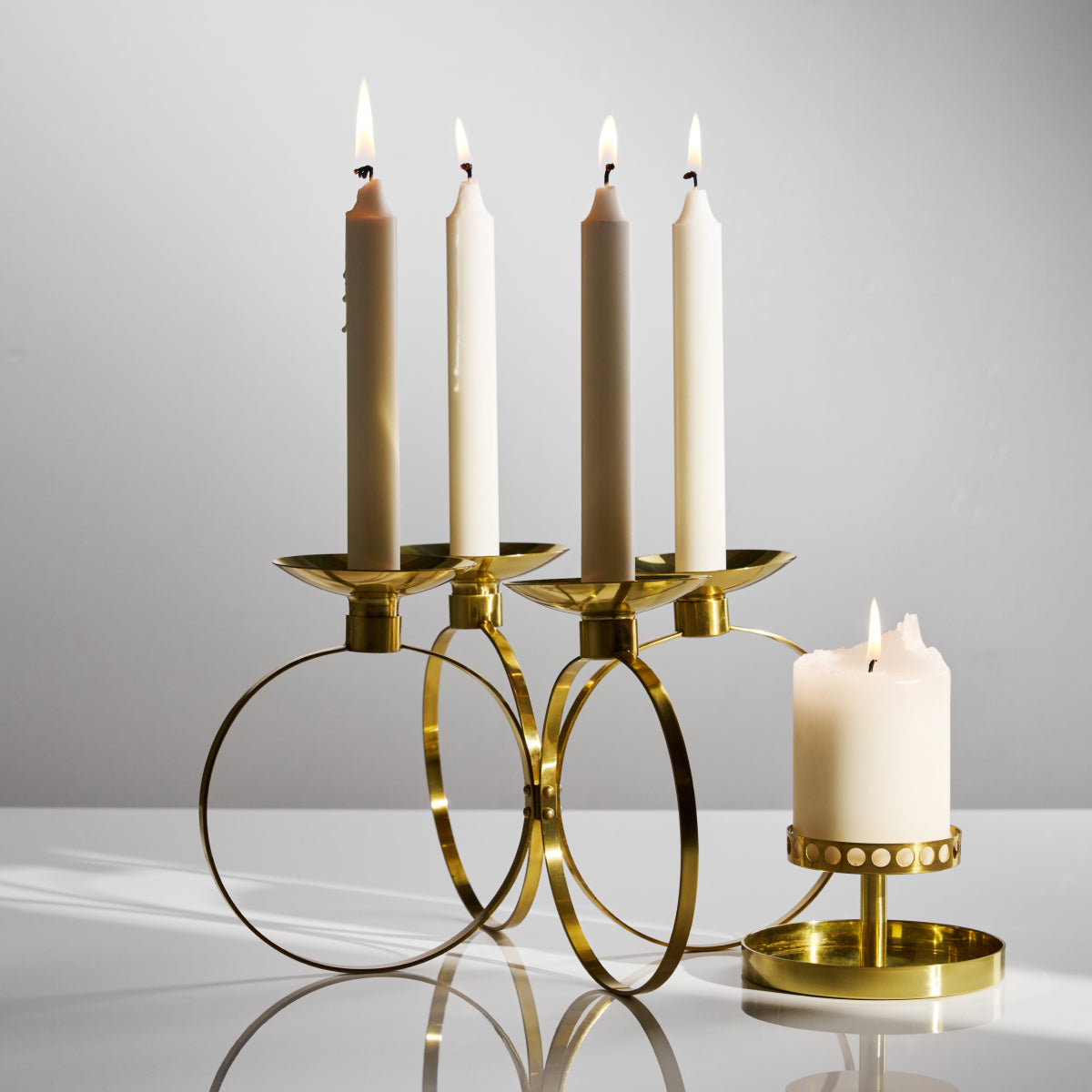 Kultatuikku-kynttilänjalka, messinki