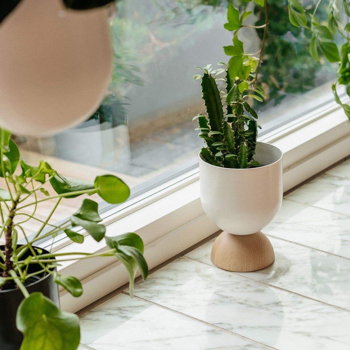 Duo-ruukku, lakattu puu ja valkoinen, ? 14 cm