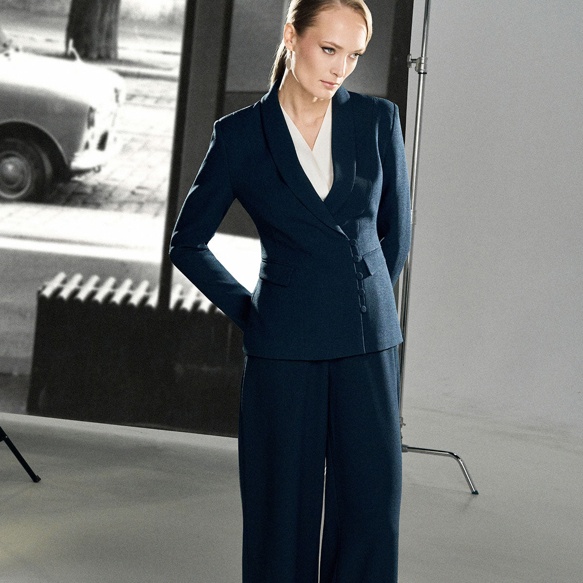 Dakota-bleiseri, Sire, tummansininen