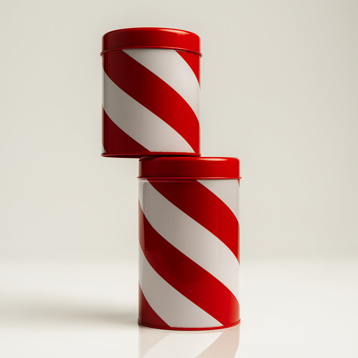 Riemuraita-peltipurkki, 12 cm, punainen