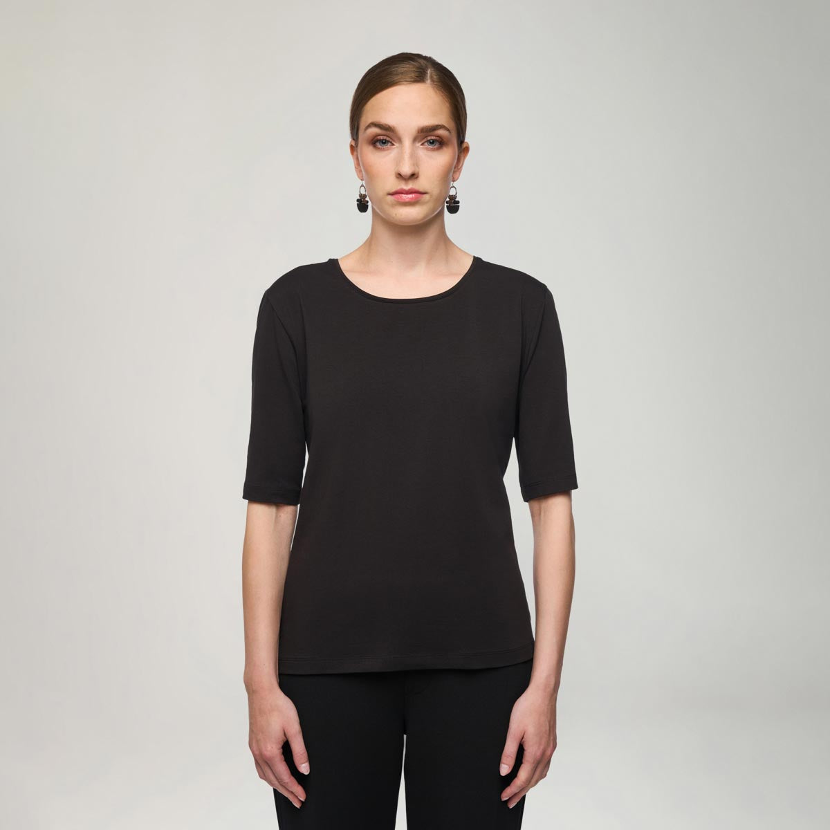 Ninnu-t-paita, musta