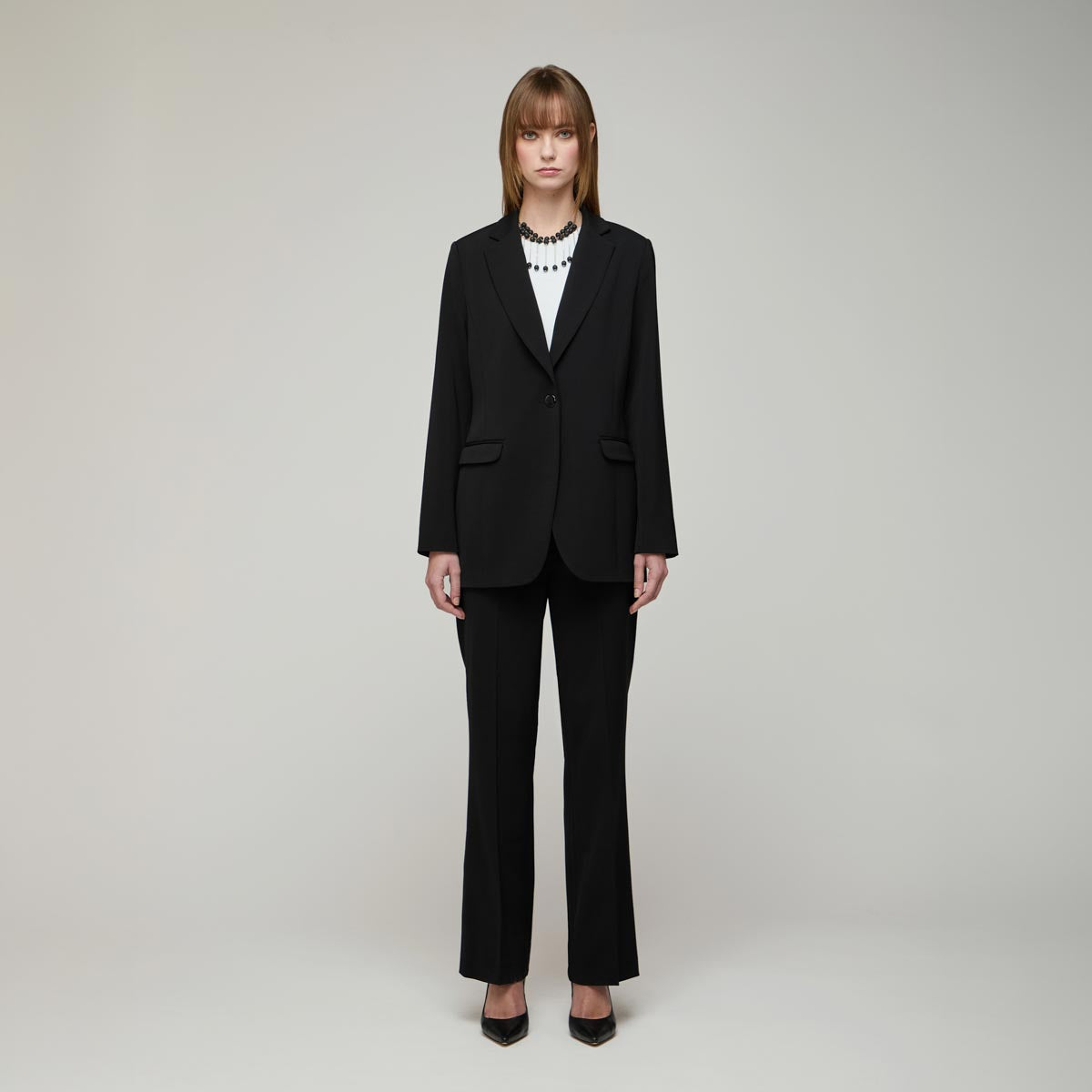 Sola-bleiseri, musta