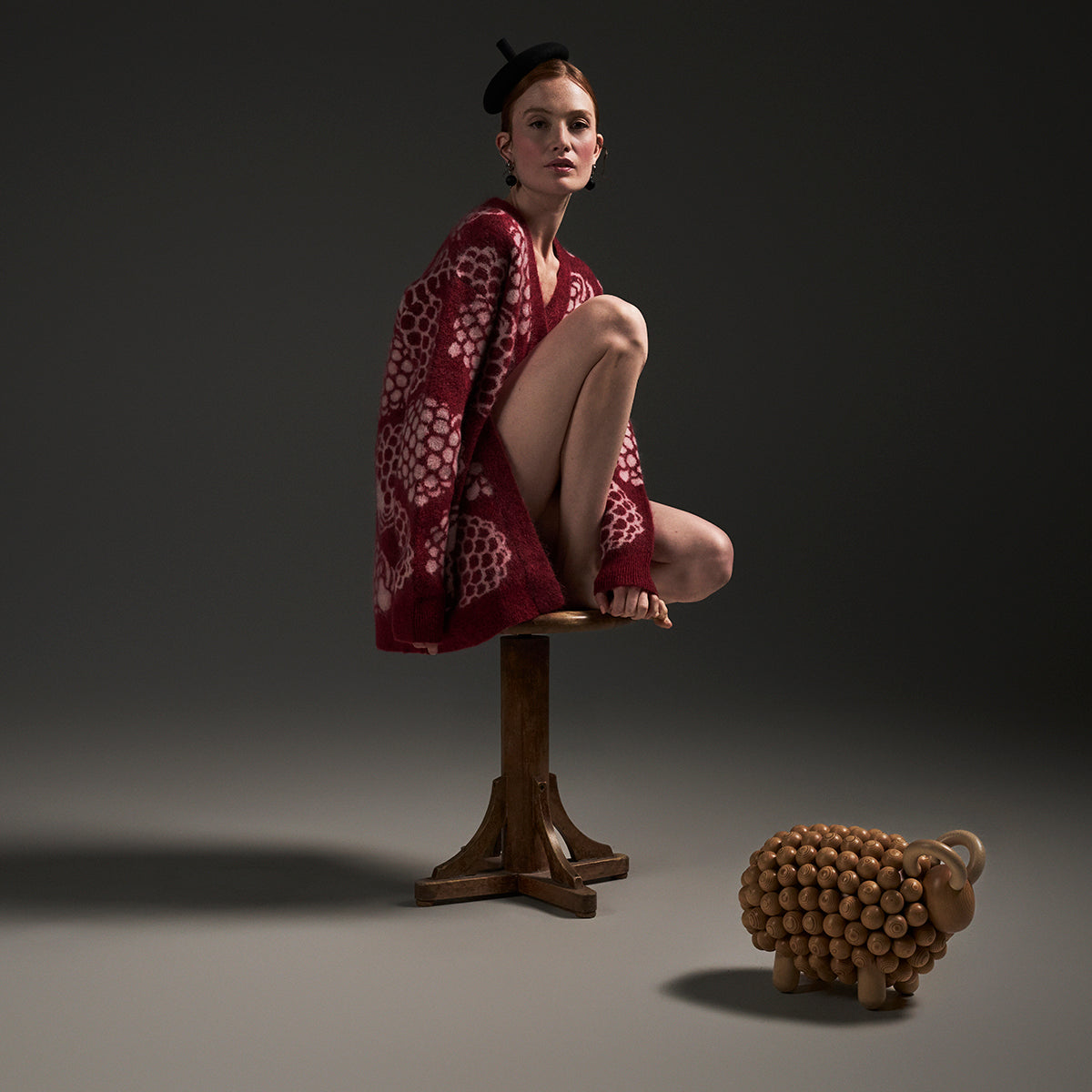 Ellis-neuletakki, Pässi, tummanpunainen