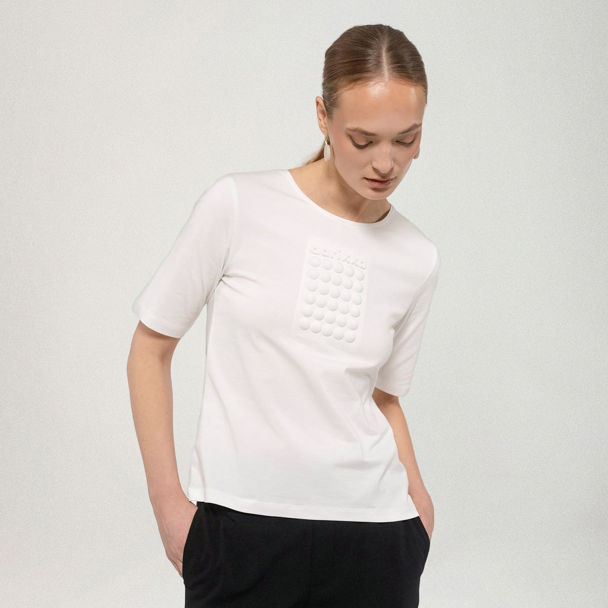 Kiki-t-paita, Pop, luonnonvalkoinen