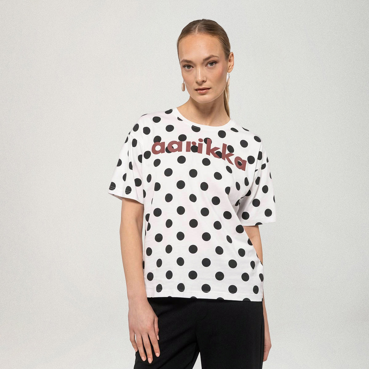 Dora-t-paita, Stellar, luonnonvalkoinen