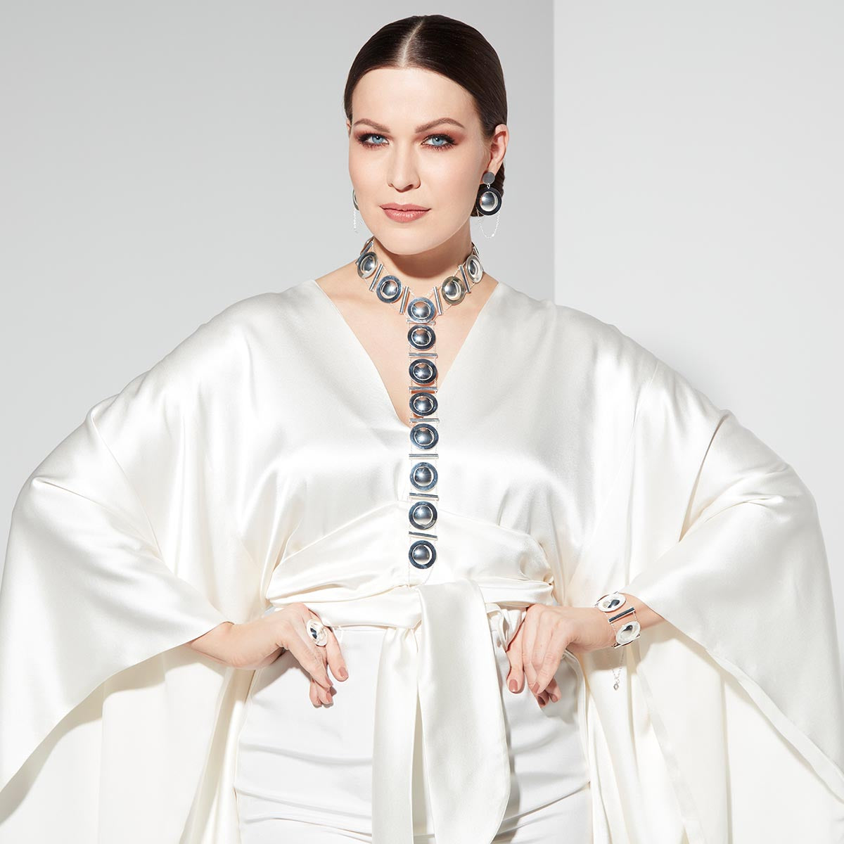 Kokonainen-rannekoru, hopea