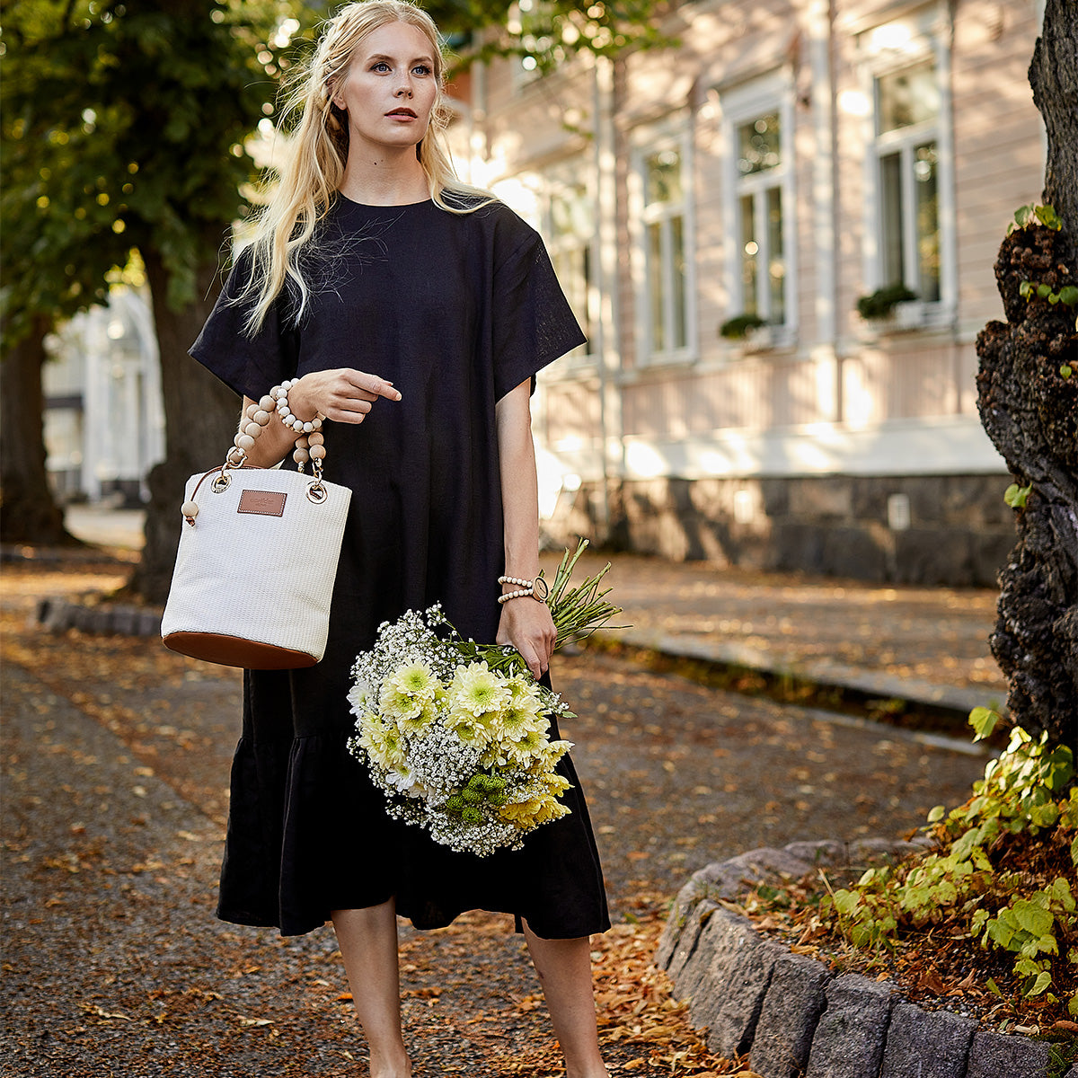 Laura-korikassi, luonnonvalkoinen ja ruskea