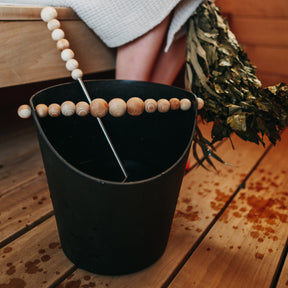 Nuppu-saunakiulu, öljyvahattu puu ja musta