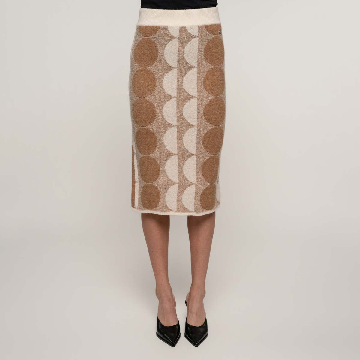 Leia-neulehame, Gleam, beige