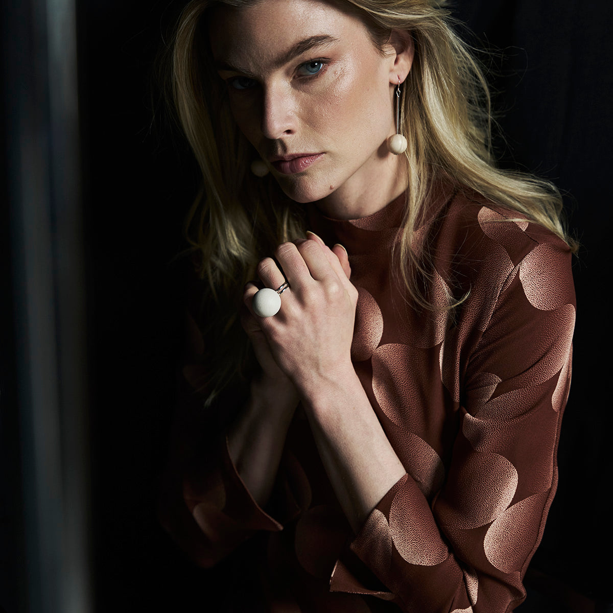 Elsa-korvakorut, luonnonvalkoinen