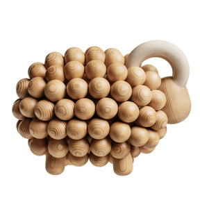 Juhlapässi-veistos, lakattu puu