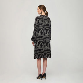 Nadja-mekko, Kaskadi, mustavalkoinen