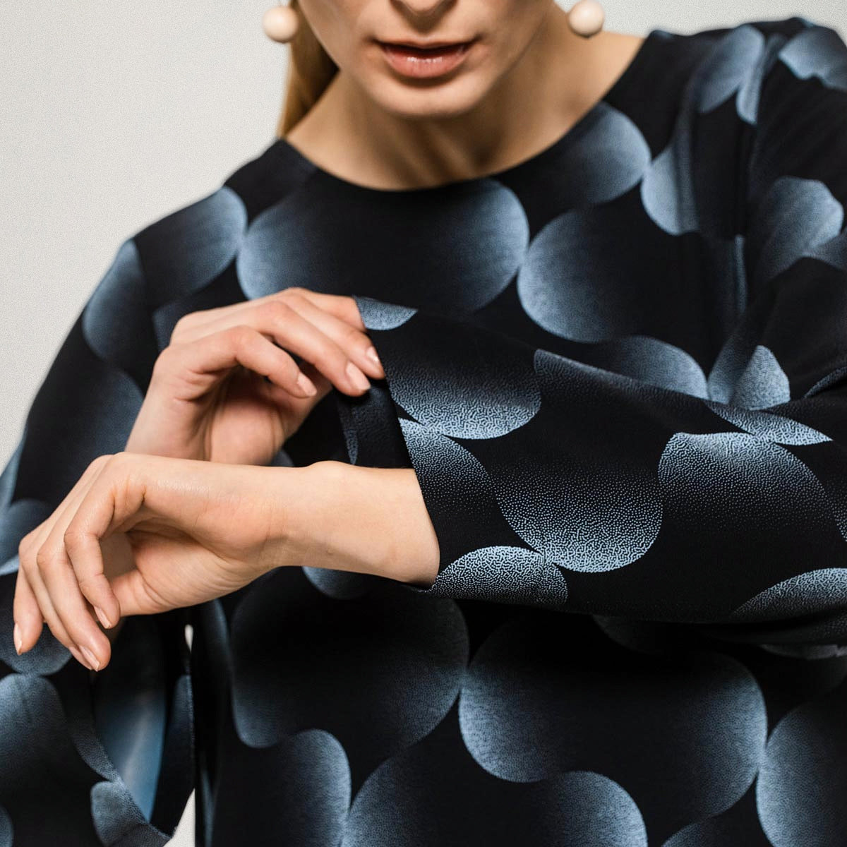 Fresia-mekko, Nebula, musta