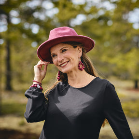 Hento-rannekoru, tummanpunainen